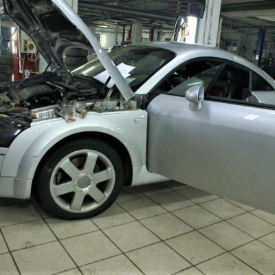 Ауди ТТ в автосервисе