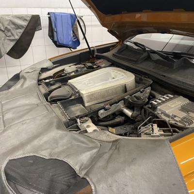 Замена масла в двигателе Ауди Q8