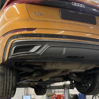 Ауди Q8 в процессе замены тормозных колодок