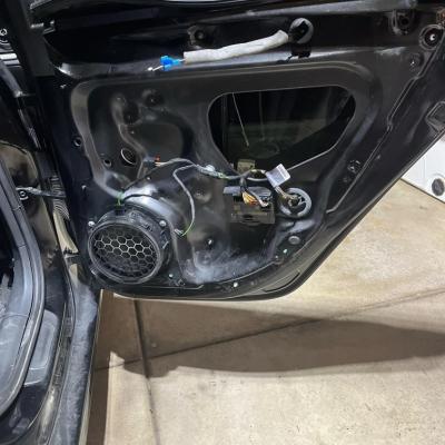 Ремонт и замена стеклоподъемника Ауди А3