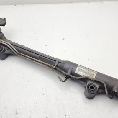 Рулевая рейка демонтирована для ремонта