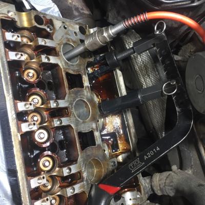 Замена маслосъемных колпачков Ауди Q7