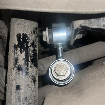 Замена стоек стабилизатора Ауди А7 на задней оси